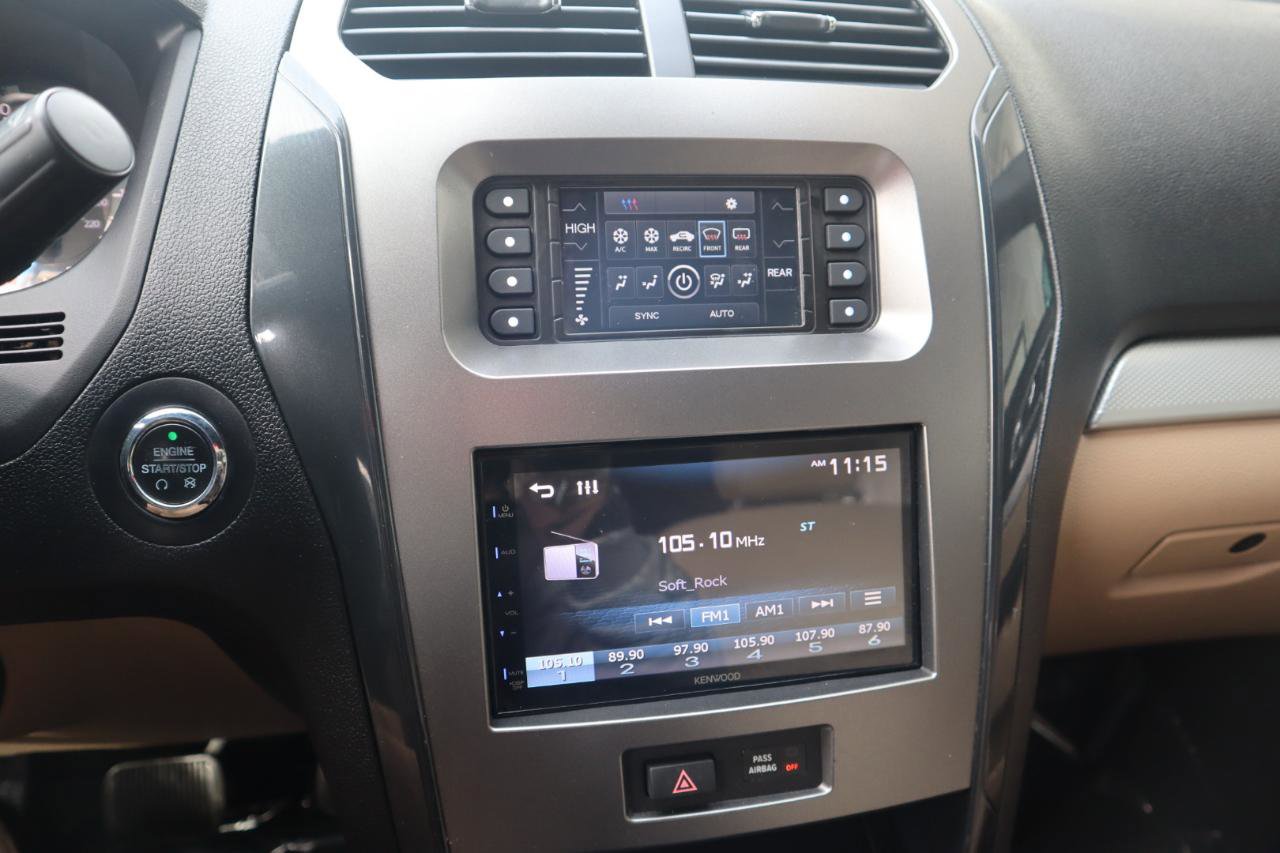 Used 2017 Ford Explorer XLT image 63