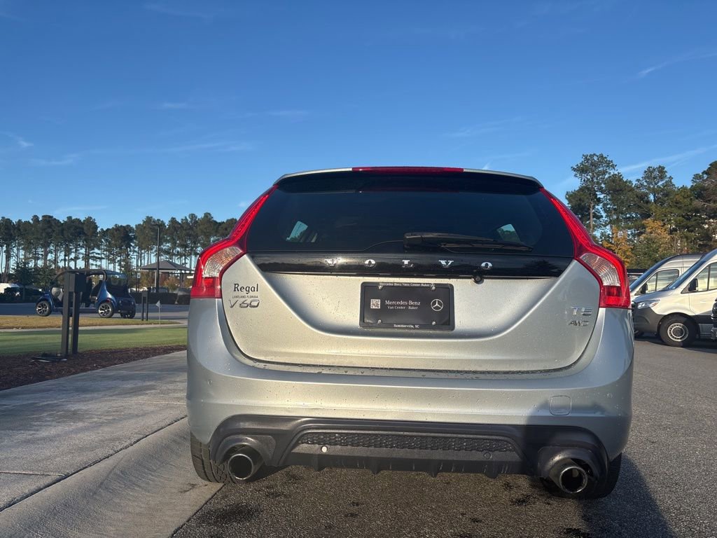 Used 2018 Volvo V60 T5 Dynamic w/ Vision Package image 4