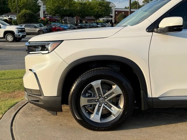 Used 2025 Honda Pilot EX-L image 12