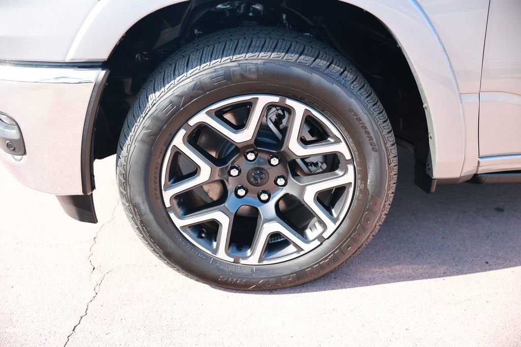 Used 2025 RAM 1500 Laramie w/ Advanced Safety Group II AWD/4WD image 11