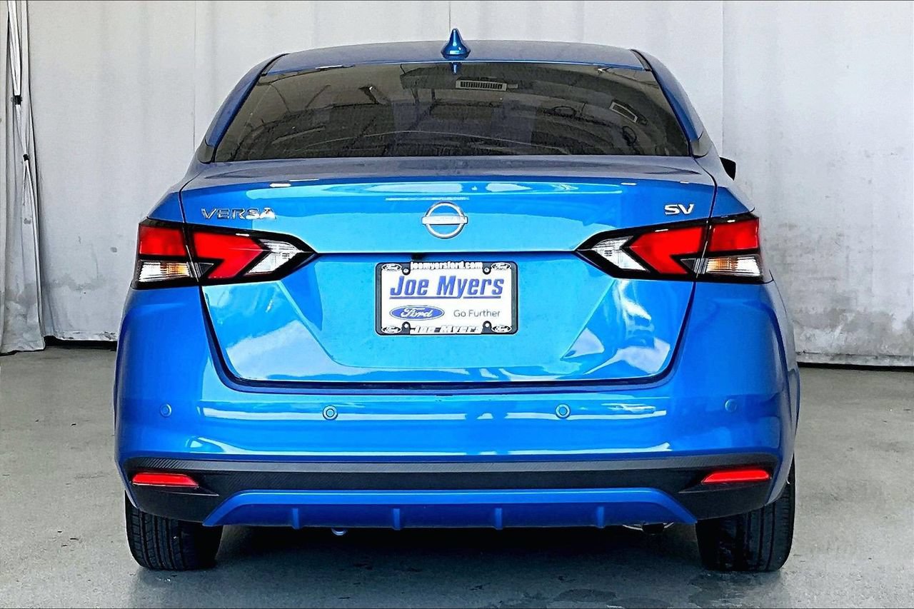 Used 2023 Nissan Versa SV FWD image 4