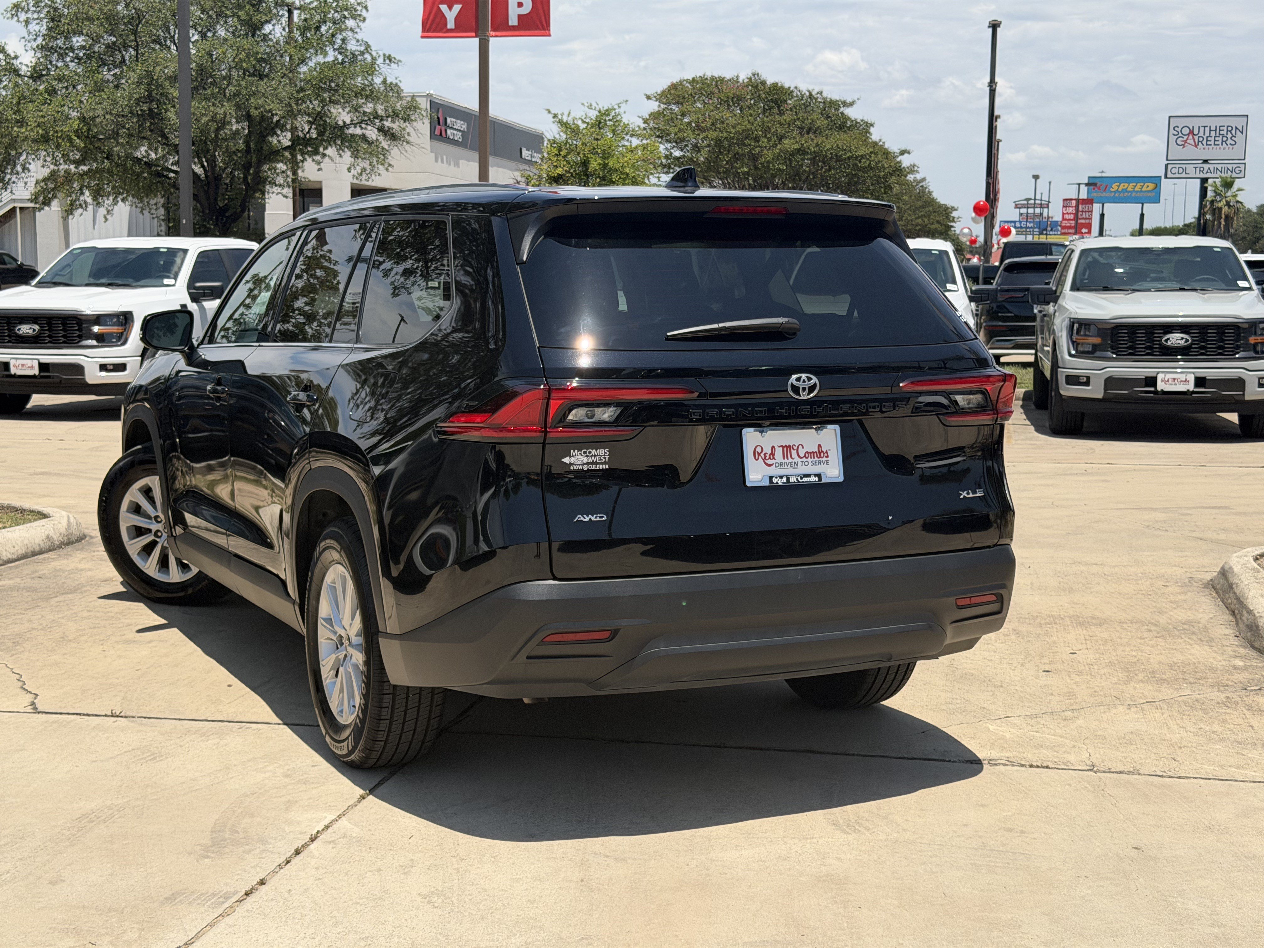 Used 2025 Toyota Grand Highlander AWD image 5