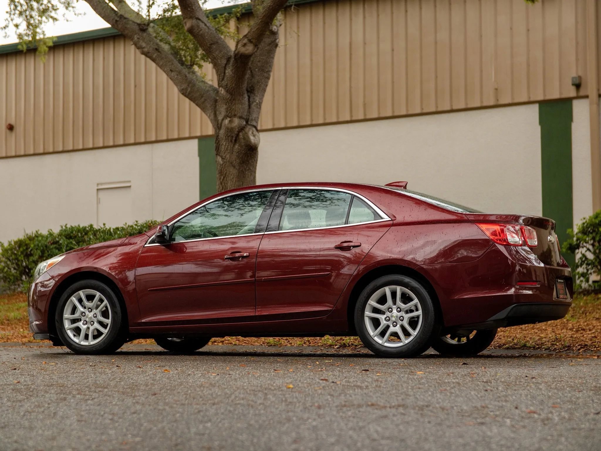 Used 2015 Chevrolet Malibu LT w/ Power Convenience Package FWD image 16