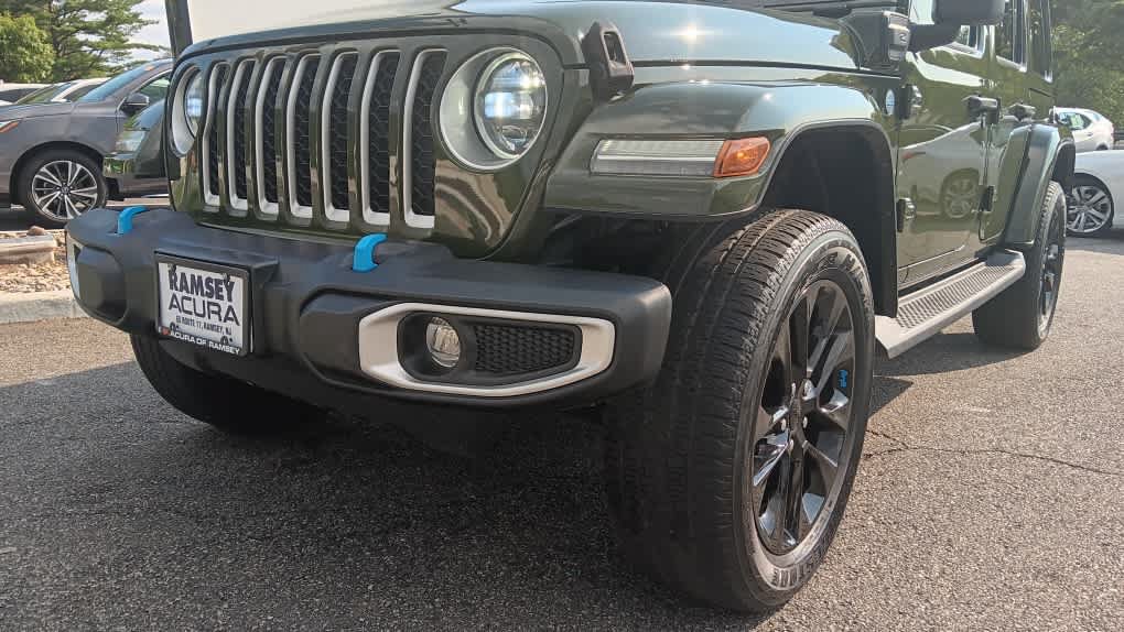 Used 2023 Jeep Wrangler Unlimited Sahara w/ Cold Weather Group AWD/4WD image 11