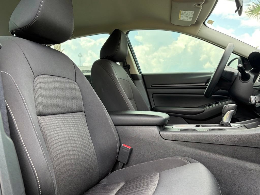 Used 2025 Nissan Altima 2.5 S FWD image 29