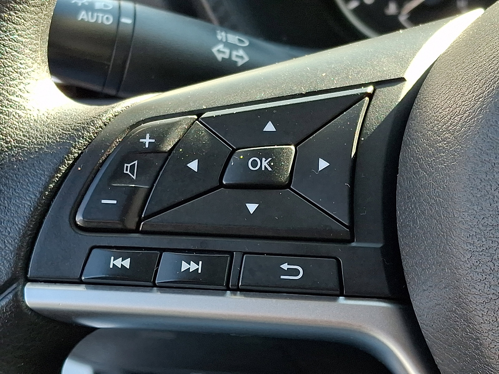 Used 2023 Nissan Sentra SV image 22