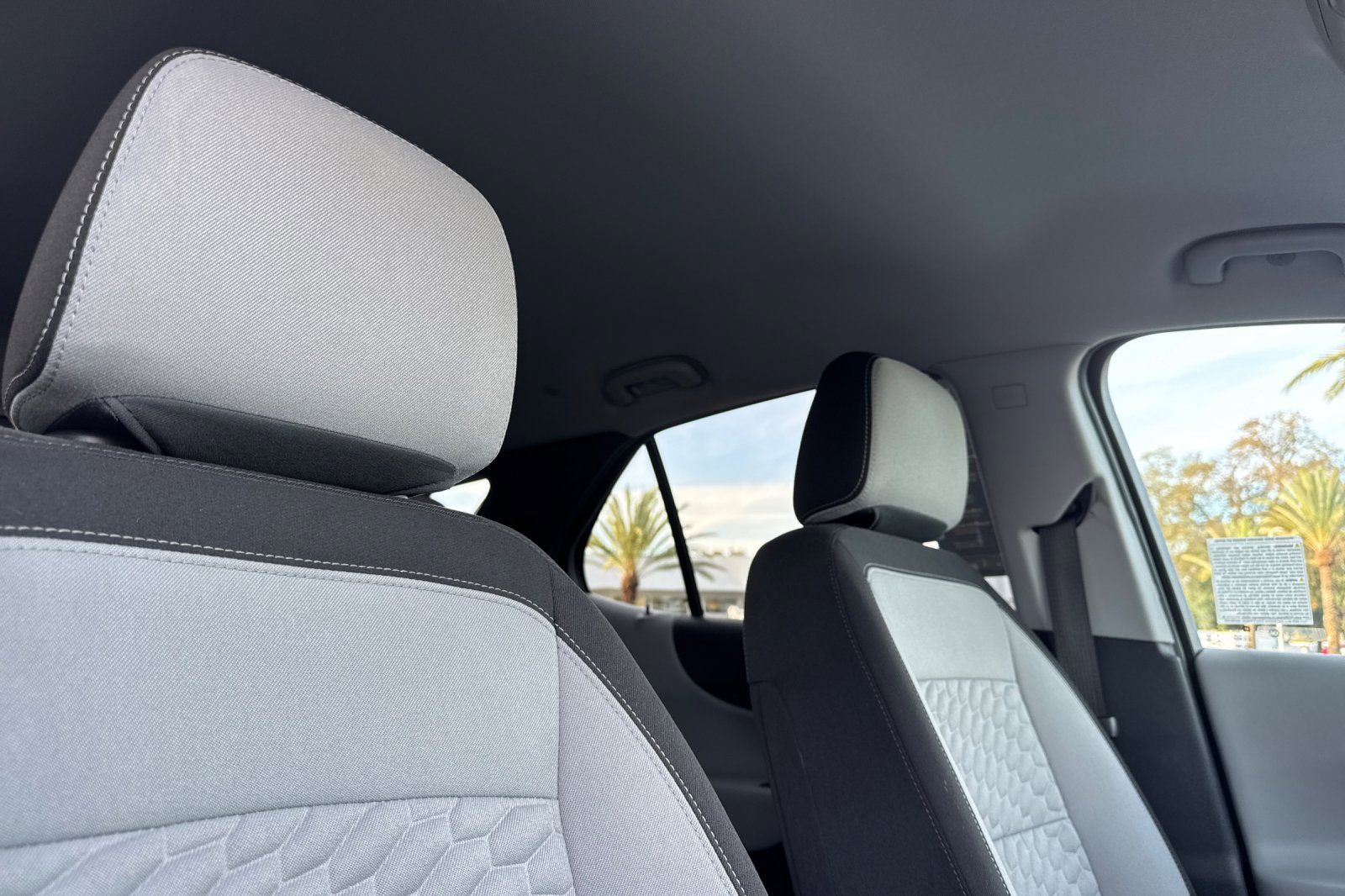 Certified 2021 Chevrolet Equinox LT w/ Driver Convenience Package image 18