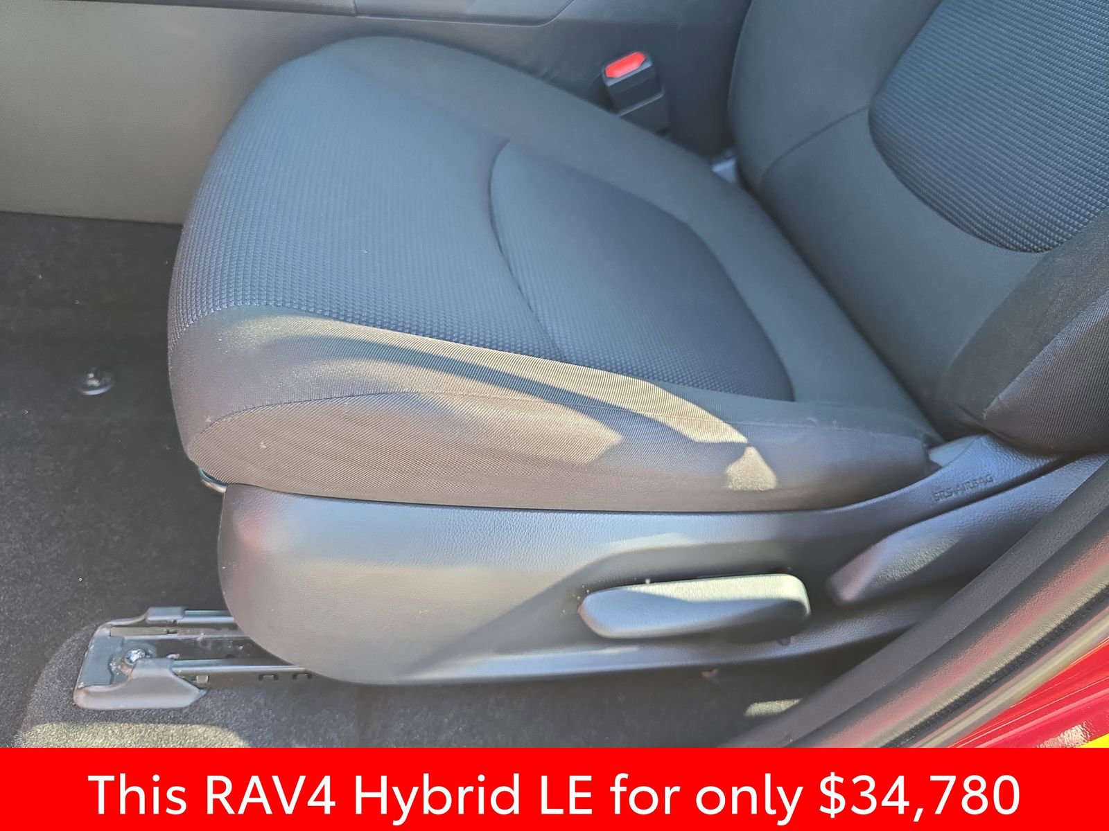 Used 2025 Toyota RAV4 LE AWD/4WD image 34