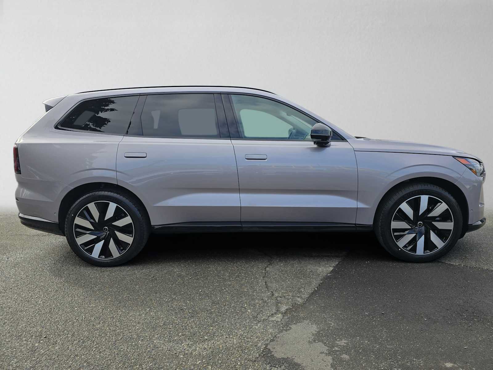 New 2026 Volvo EX90 Ultra AWD/4WD image 2