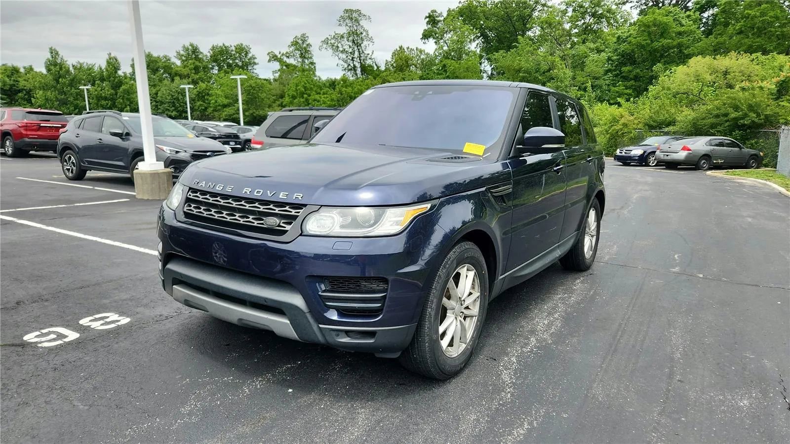 Used 2017 Land Rover Range Rover Sport SE AWD/4WD image 4