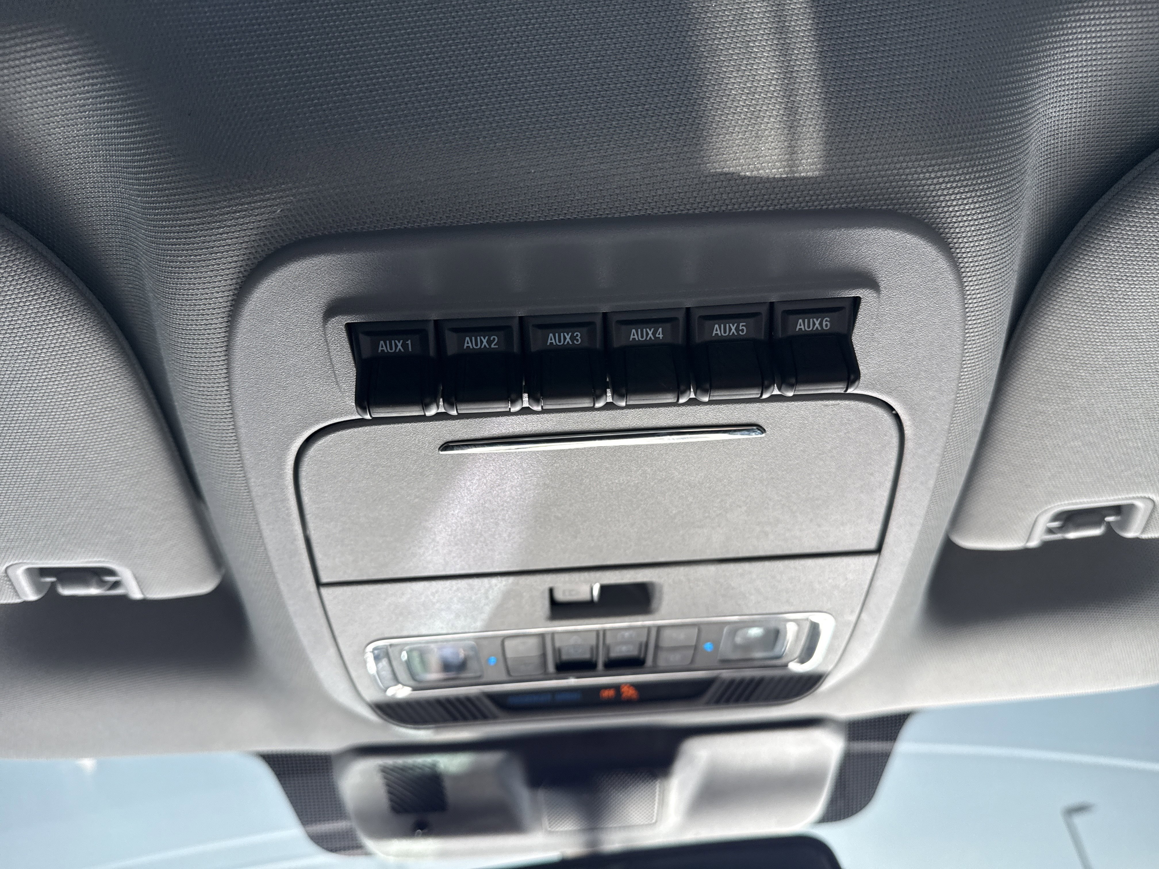 Used 2024 Ford F350 Lariat w/ Black Appearance Package image 30