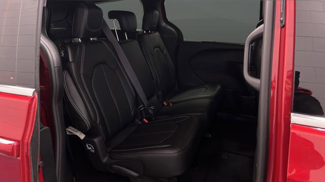 New 2026 Chrysler Pacifica Select image 11