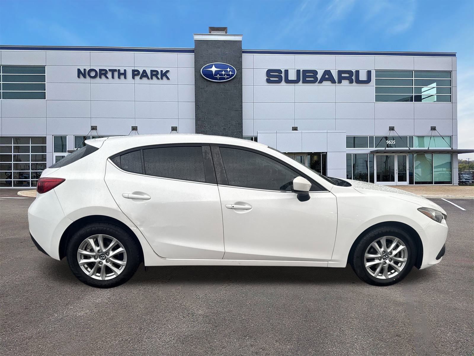 Used 2016 MAZDA MAZDA3 i Touring image 2