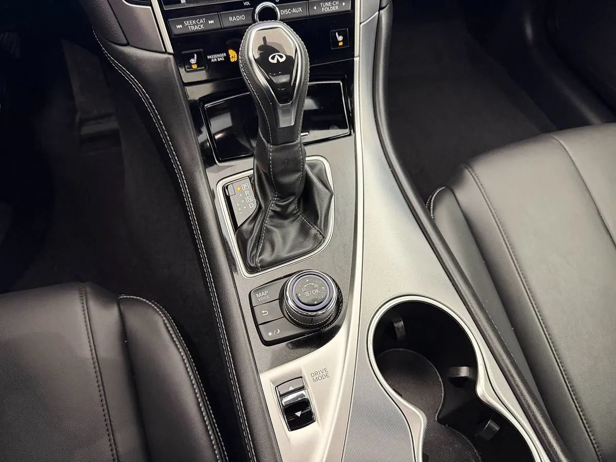 Used 2018 INFINITI Q60 3.0t Luxe w/ Sensory Package 3.0T Luxe AWD/4WD image 24