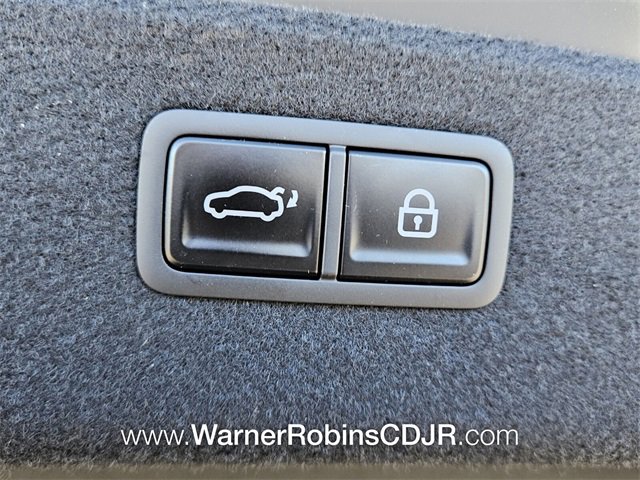 Used 2025 Genesis G80 2.5T Advanced image 14