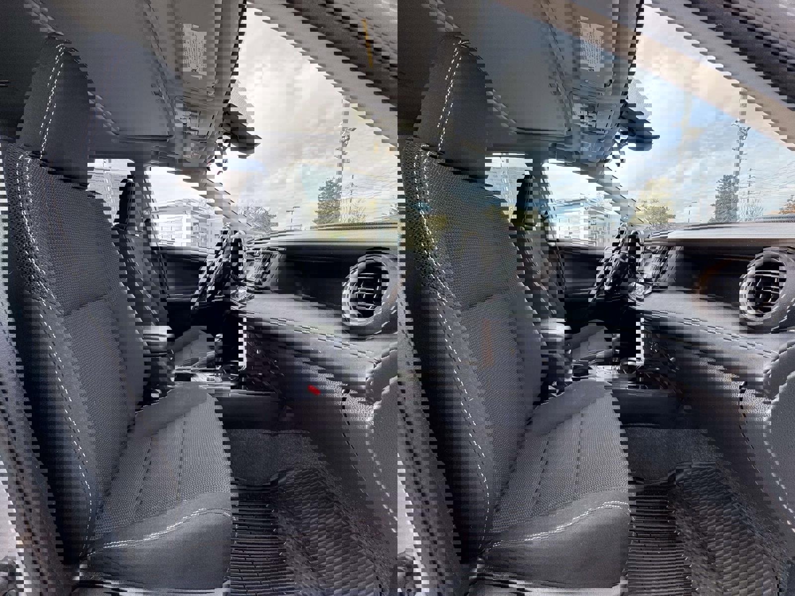 Used 2018 Toyota RAV4 Adventure image 9