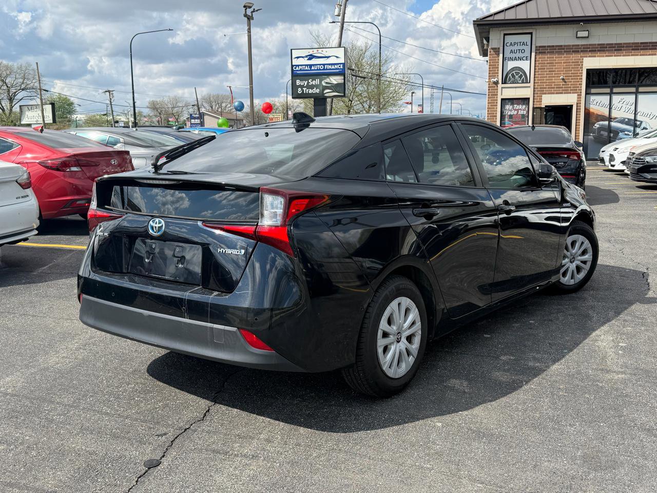 Used 2020 Toyota Prius LE FWD image 4