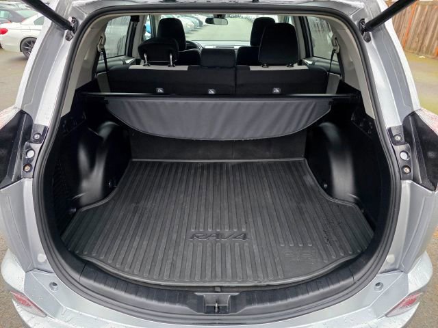 Used 2018 Toyota RAV4 XLE image 31