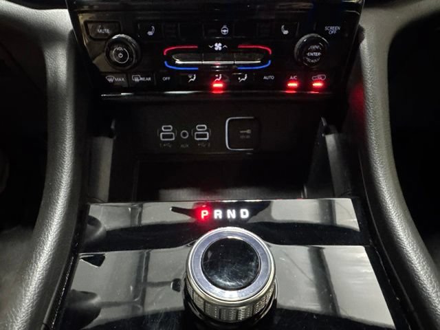 Used 2025 Jeep Grand Cherokee L Altitude AWD/4WD image 10