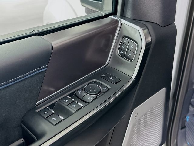 New 2026 Ford F450 Platinum w/ FX4 Off-Road Package image 18