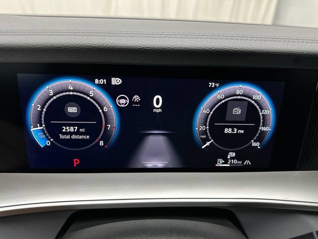 Certified 2025 Volkswagen Tiguan SE AWD/4WD image 16