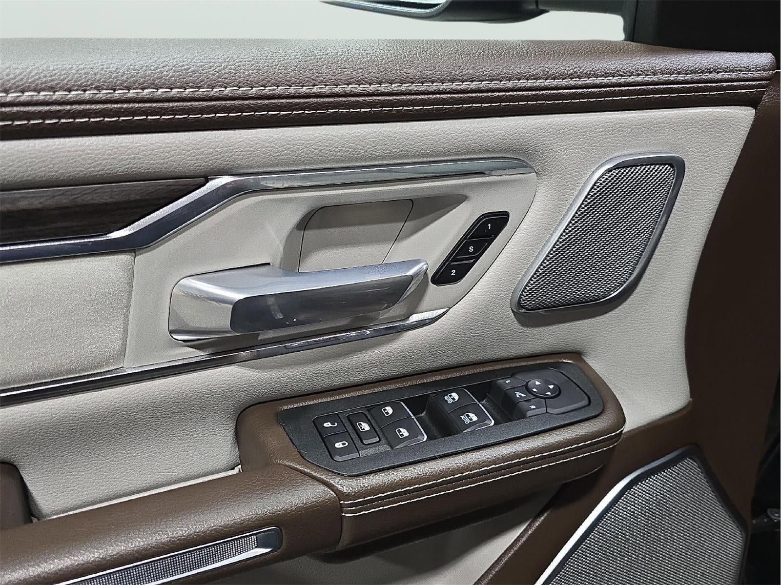 Used 2025 RAM 1500 Laramie AWD/4WD image 9