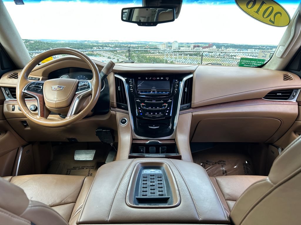 Used 2016 Cadillac Escalade ESV Platinum AWD/4WD image 7