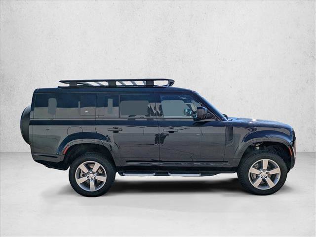 Used 2023 Land Rover Defender 130 X-Dynamic SE AWD/4WD image 4