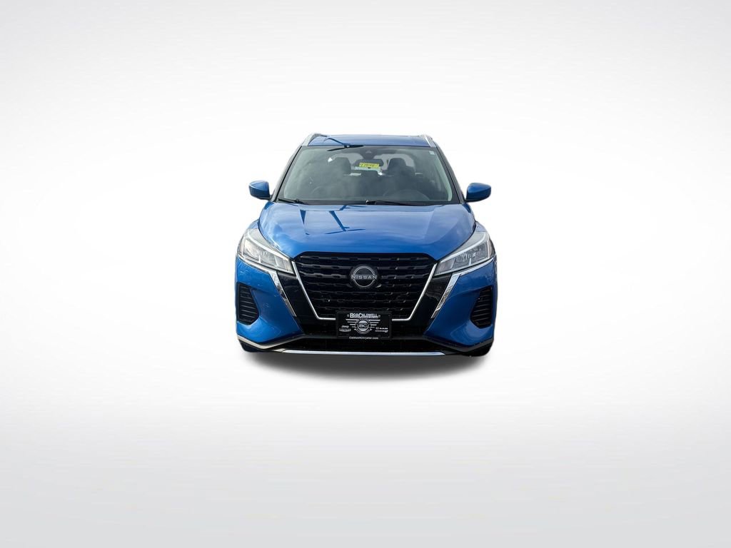 Used 2023 Nissan Kicks SV image 2