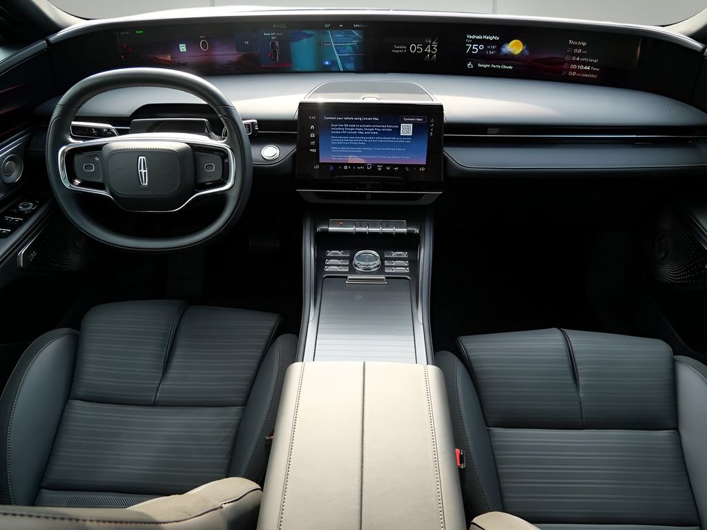 Used 2025 Lincoln Nautilus Reserve AWD/4WD image 14
