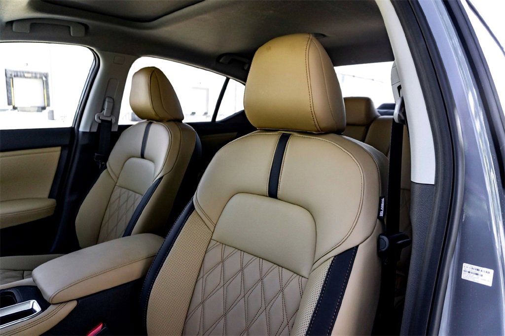 New 2025 Nissan Sentra SV w/ SV Premium Package image 9