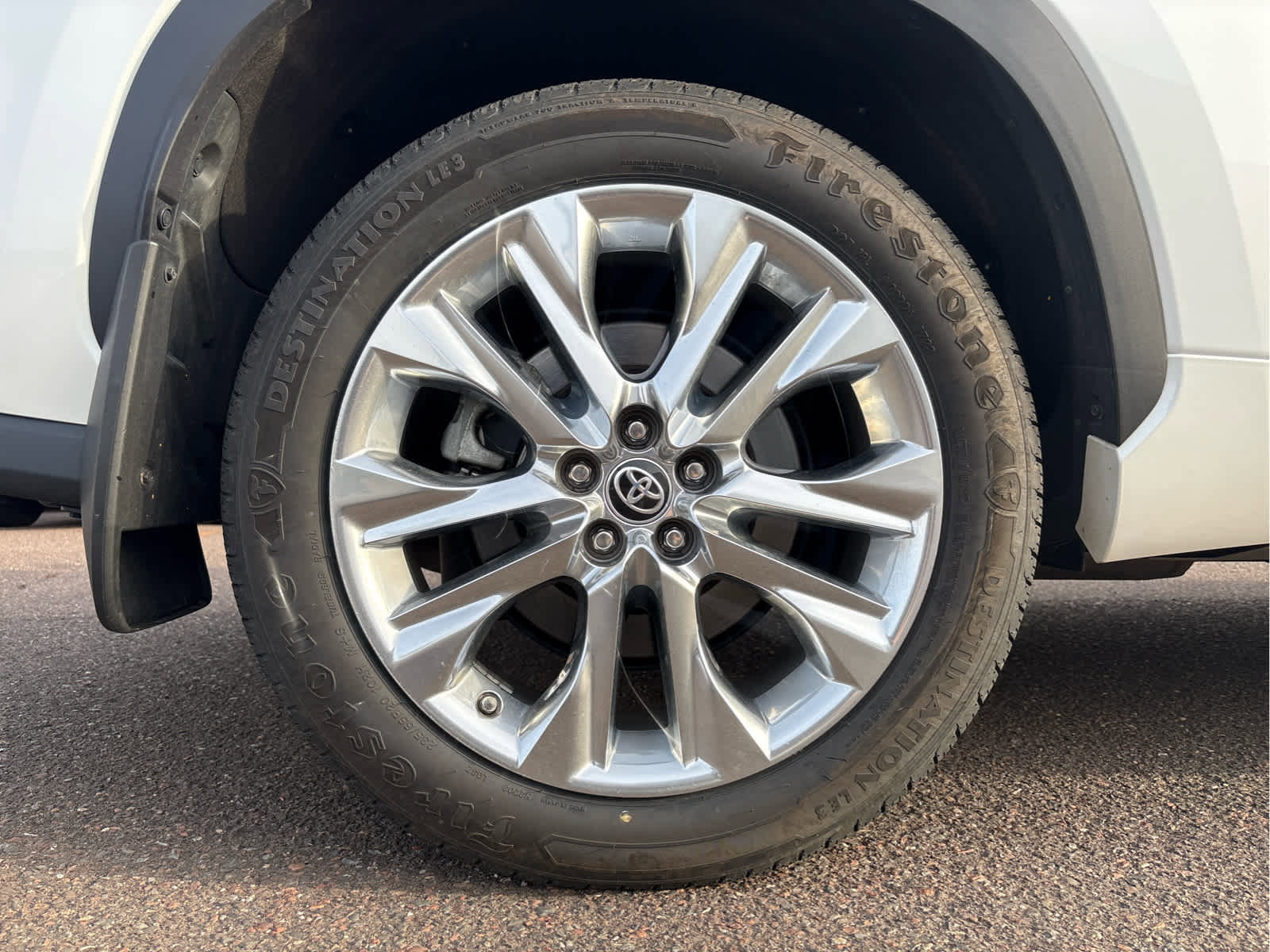 Used 2020 Toyota Highlander Limited image 15