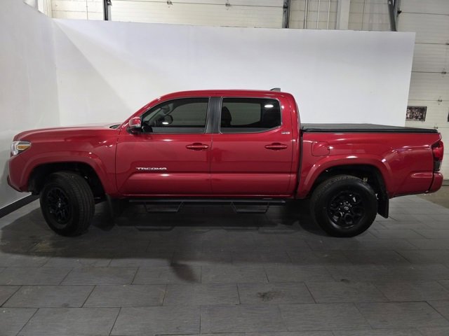Used 2022 Toyota Tacoma SR5 w/ Technology Package image 2