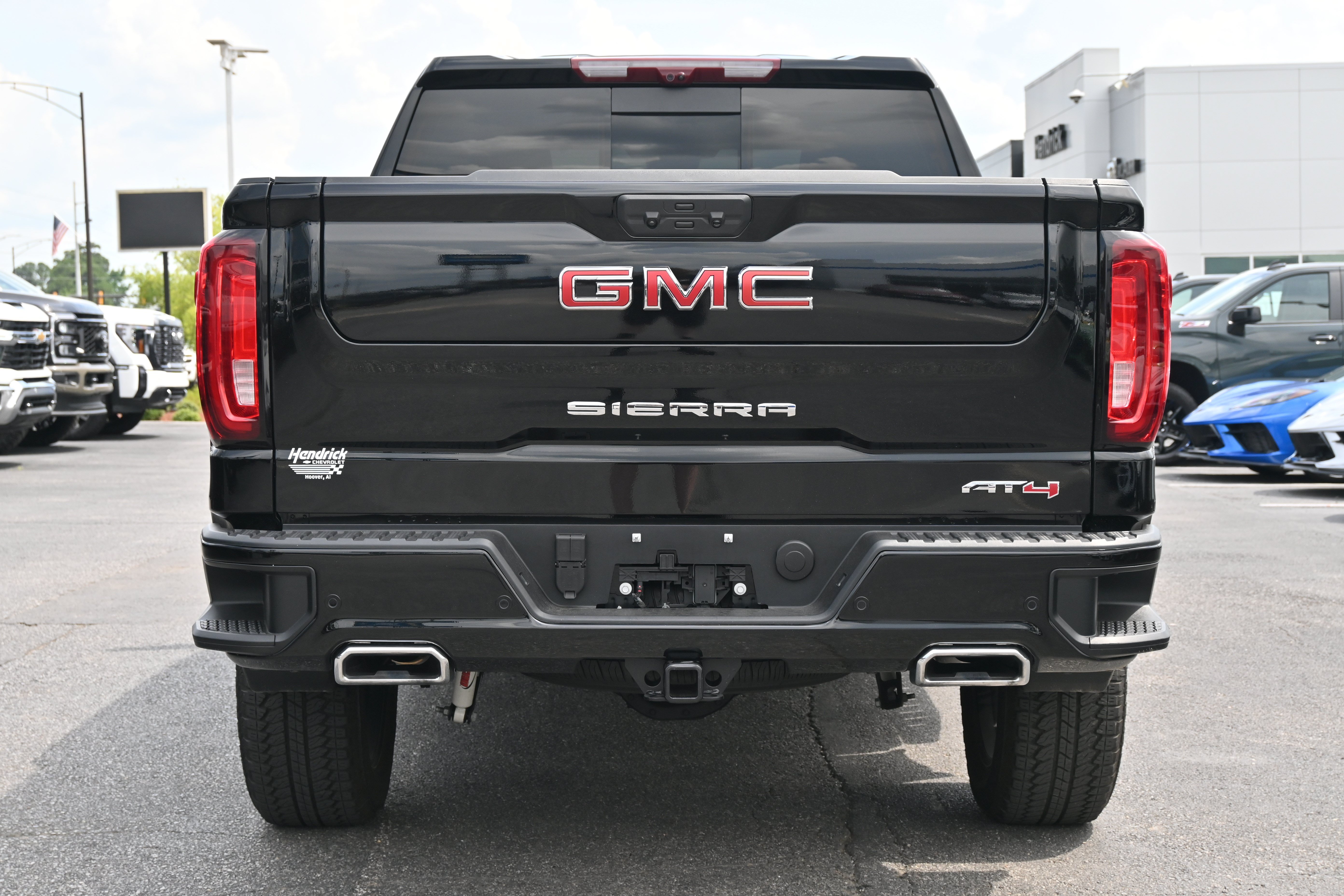 Used 2025 GMC Sierra 1500 AT4 w/ AT4 Premium Package AWD/4WD image 11