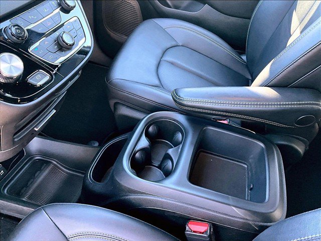 Used 2026 Chrysler Pacifica Select FWD image 15