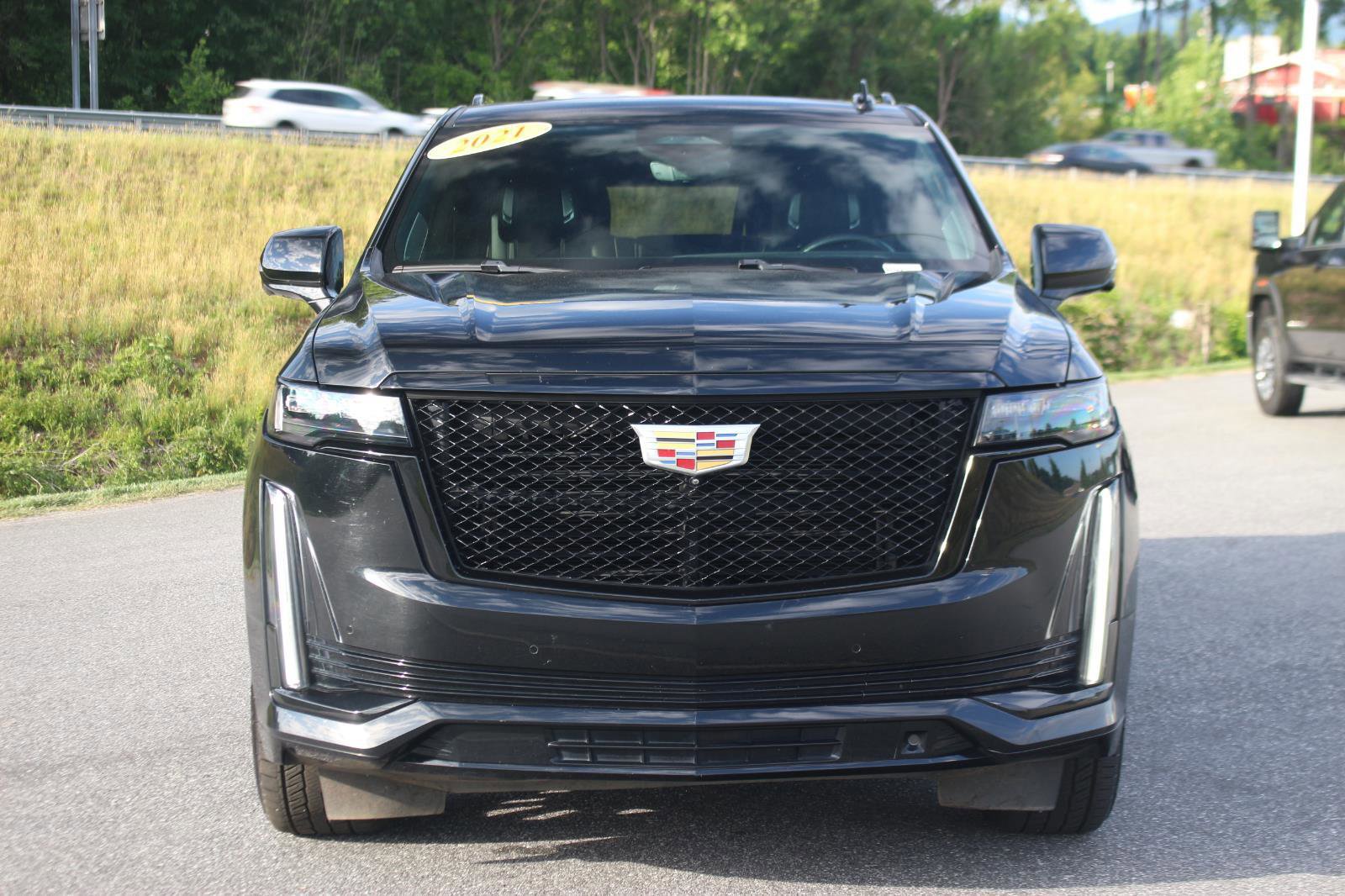Used 2021 Cadillac Escalade ESV Sport Platinum AWD/4WD image 2
