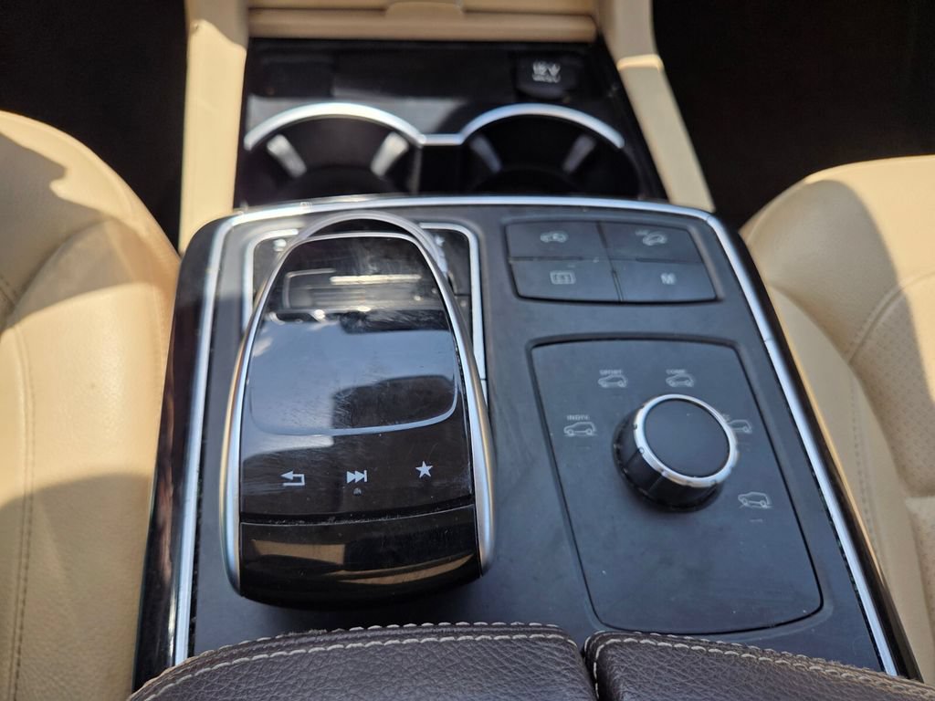Used 2017 Mercedes-Benz GLS 450 4MATIC image 19