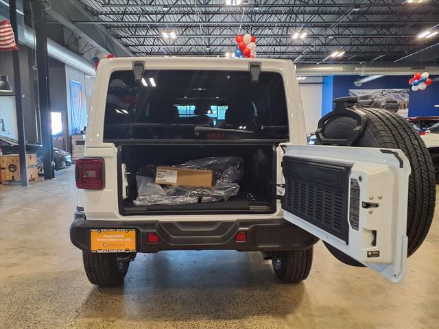 Used 2025 Jeep Wrangler Sahara image 10