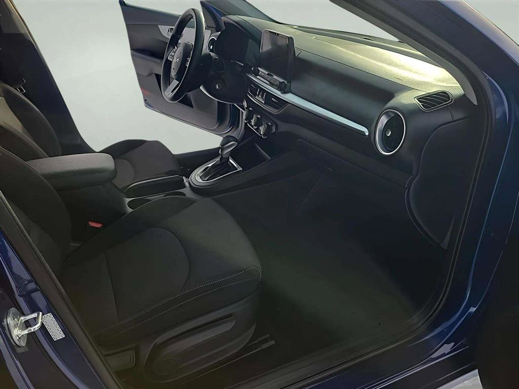 Used 2022 Kia Forte LXS image 17