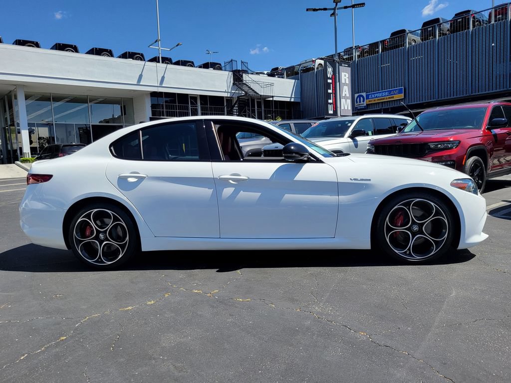 Used 2022 Alfa Romeo Giulia Veloce RWD image 29