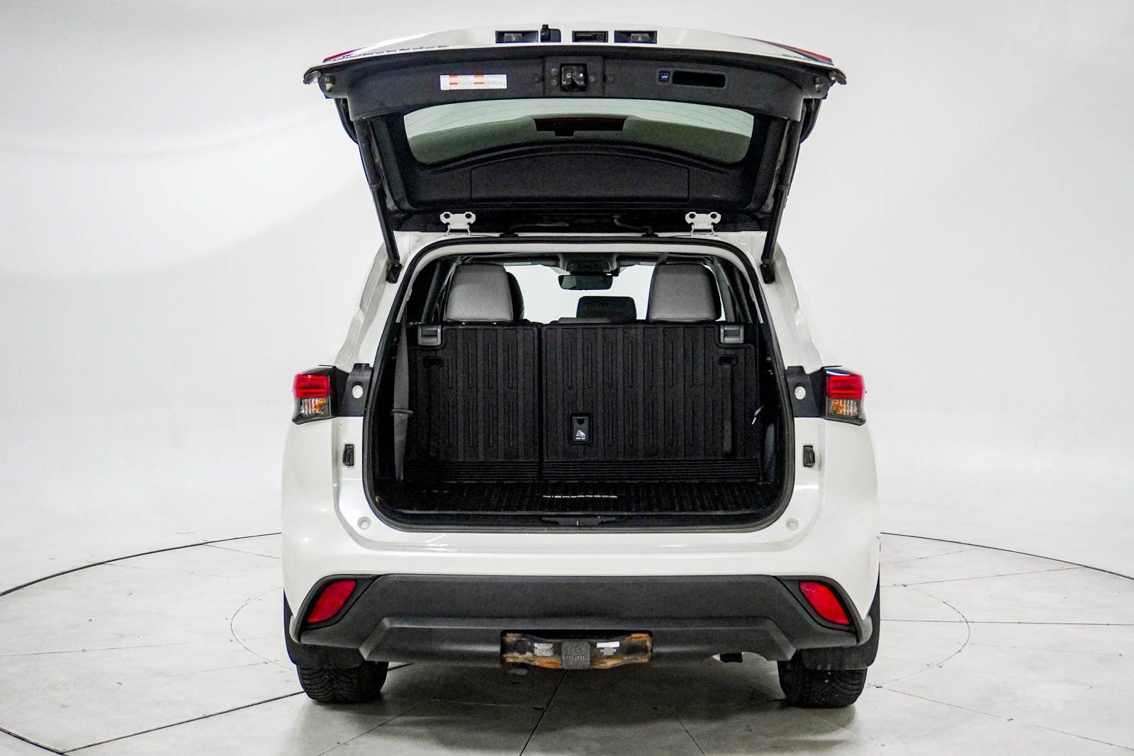 Used 2020 Toyota Highlander XLE image 8