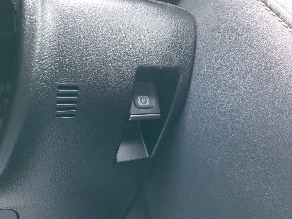 Used 2022 Lexus IS 350 F Sport w/ Navigation Package image 33