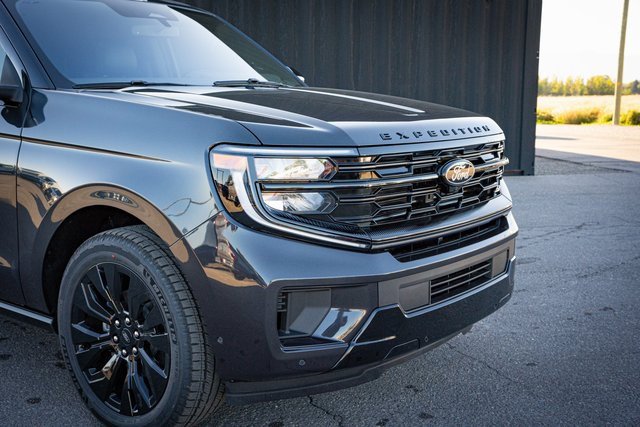 New 2025 Ford Expedition Max Platinum image 4