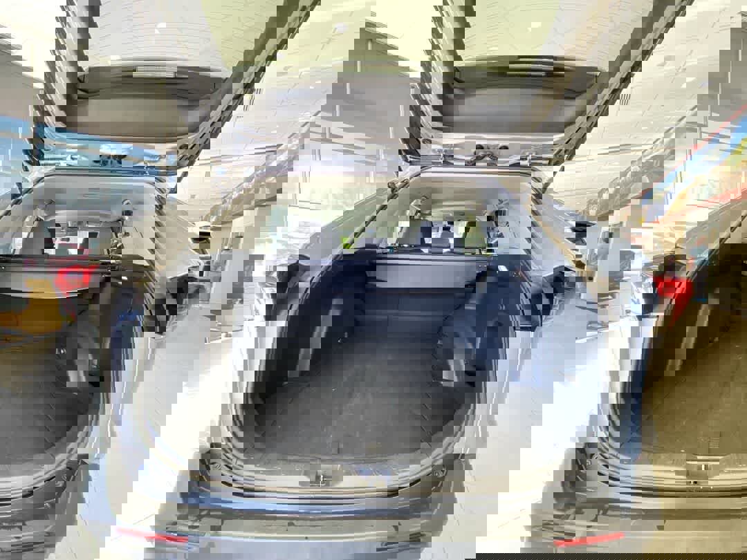 Used 2024 Toyota RAV4 XLE image 25