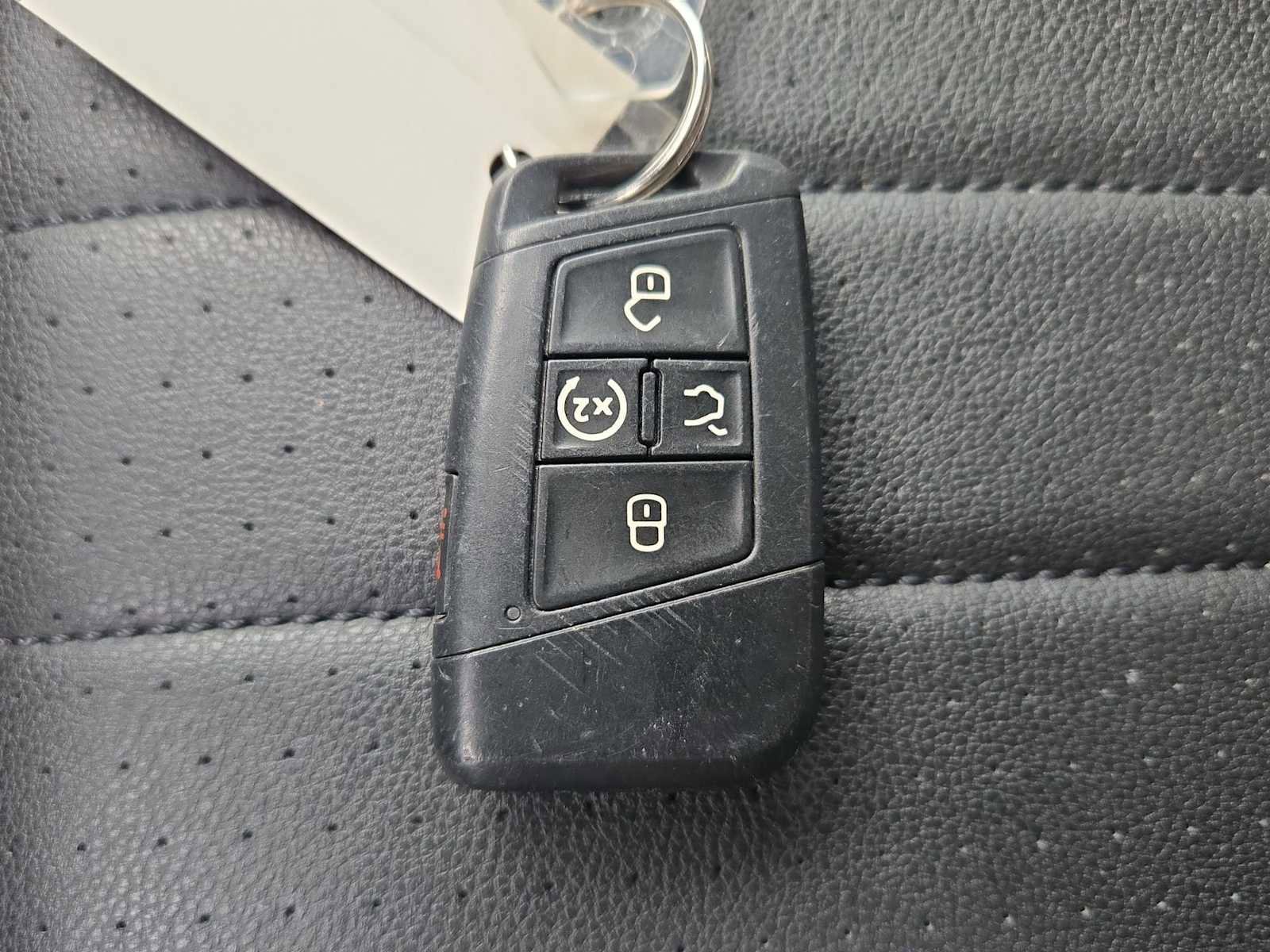 Used 2023 Volkswagen Tiguan SE R-Line image 40