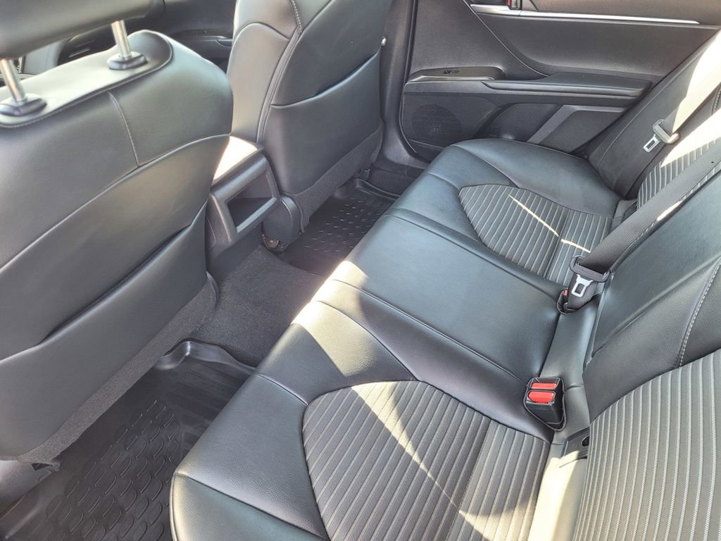Used 2023 Toyota Camry SE image 9