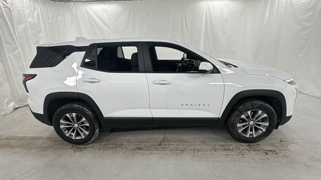Used 2025 Chevrolet Equinox LT image 2