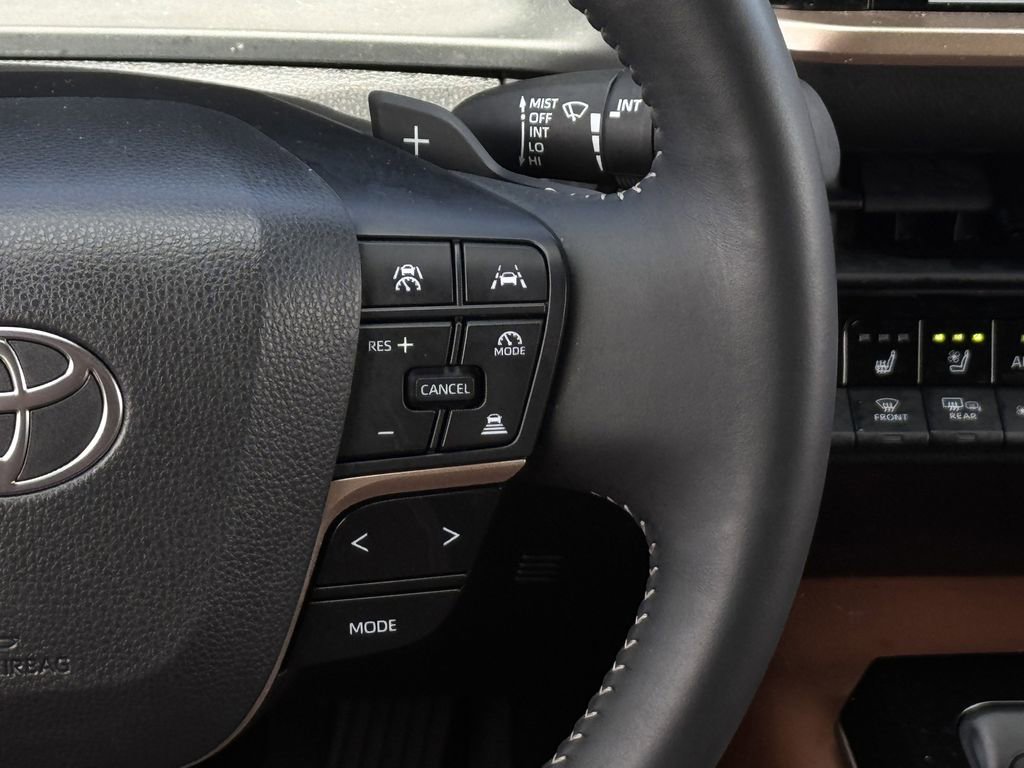 Used 2025 Toyota Crown Signia image 16