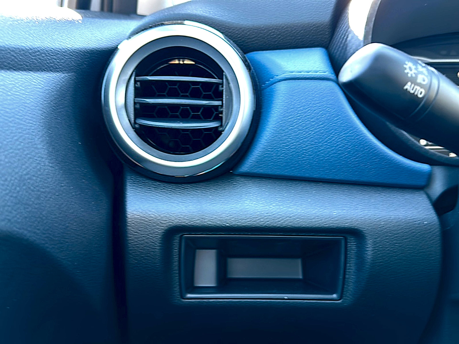 New 2025 Nissan Versa SV w/ Trunk Package image 25