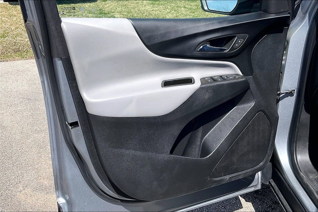 Used 2023 Chevrolet Equinox LS AWD/4WD image 22